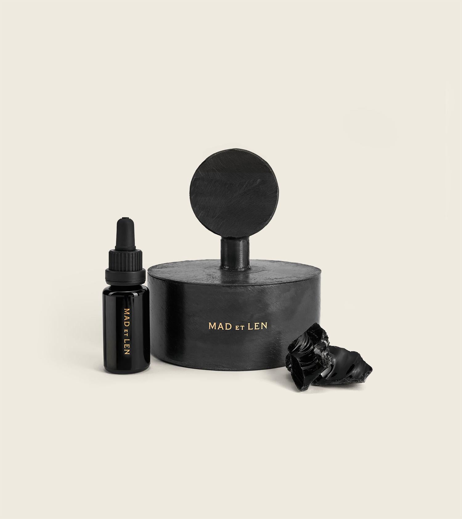 MAD et LEN Pot Pourri Mineral Totem Outre Black — Circle lid