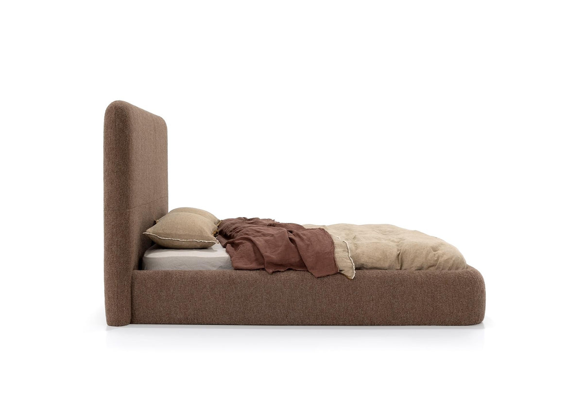 Verellen Crew king bed