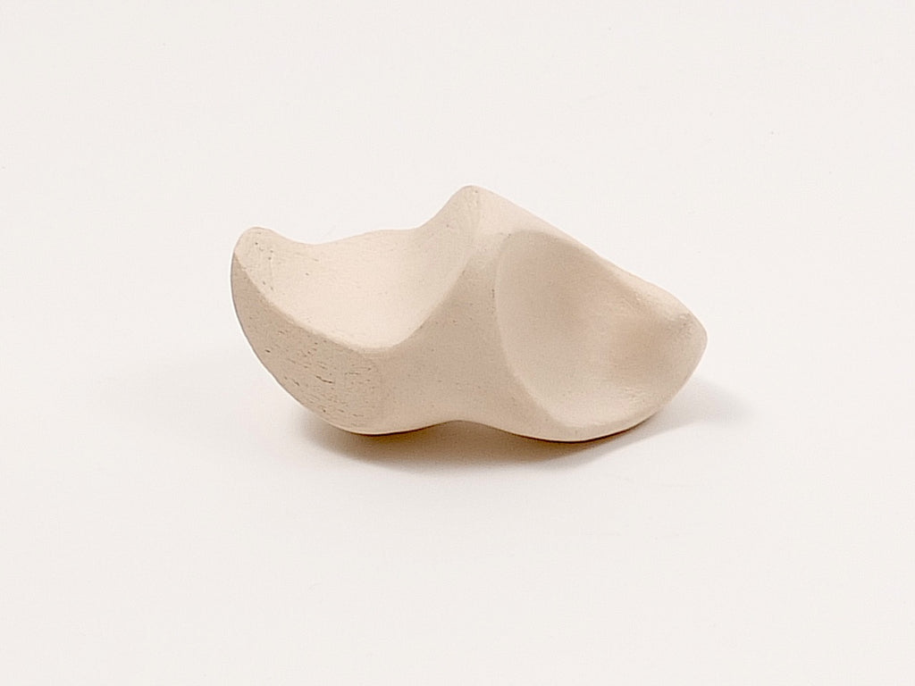 Erin McGuiness, Aphrodite's Bones, ossuary, piece 13